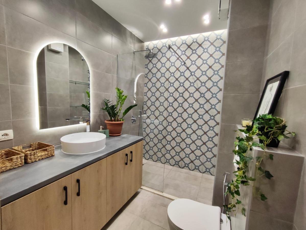 Modern Style 2Br-Apt - 10Min To Skanderbeg Square Apartment Tiranë Luaran gambar